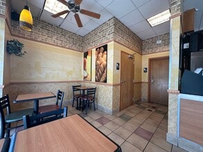 2120 Friendship Rd, Flowery Branch, GA à louer Photo intérieure– Image 2 sur 9