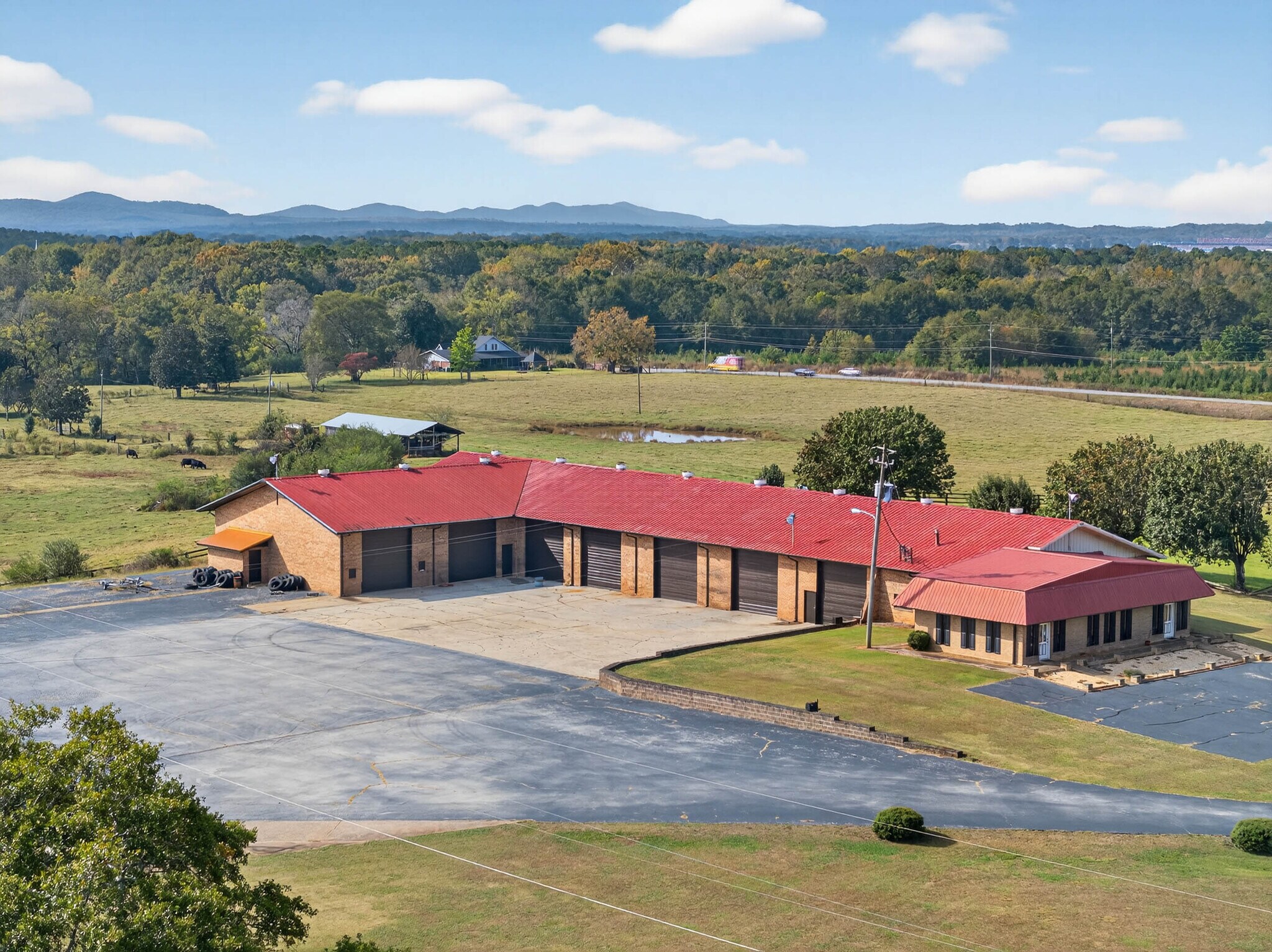 221 John Ray Ln, Eastaboga, AL à vendre Photo de l’immeuble– Image 1 sur 70