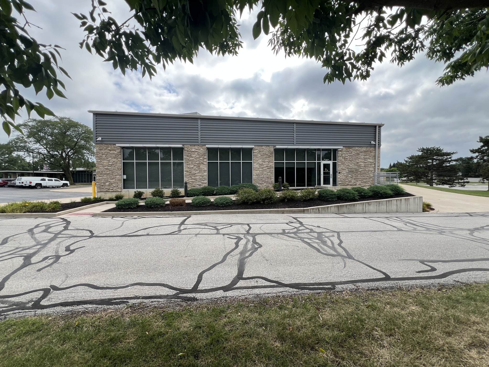 2980 E Coliseum Blvd, Fort Wayne, IN à louer Photo de l’immeuble– Image 1 sur 13