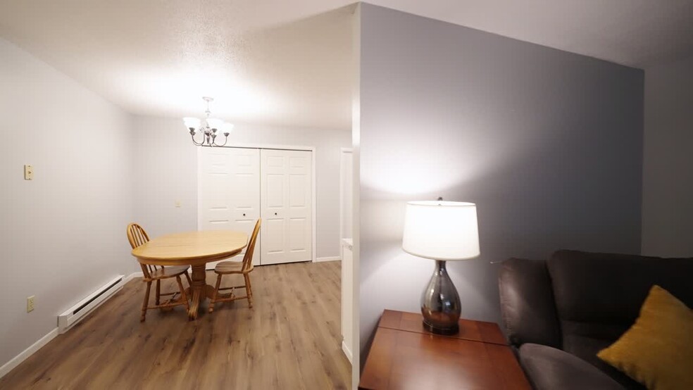 1413 Doman Dr, New Richmond, WI à vendre - Vidéo sur l’annonce professionnelle – Image 3 sur 59