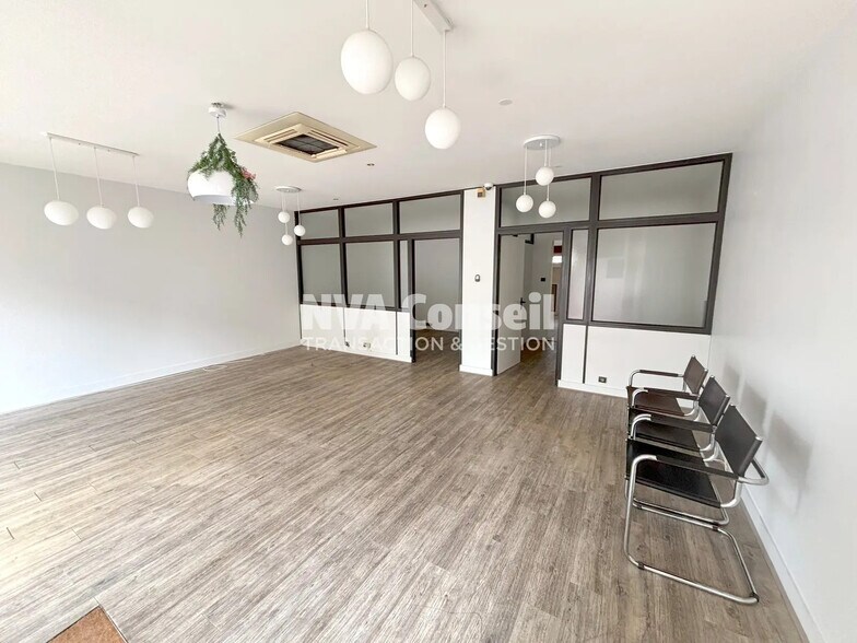 Local commercial dans Le Plessis-Bouchard à louer - Photo de l’immeuble – Image 2 sur 7