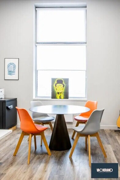 Bureau dans Roubaix à louer - Photo de l’immeuble – Image 3 sur 4