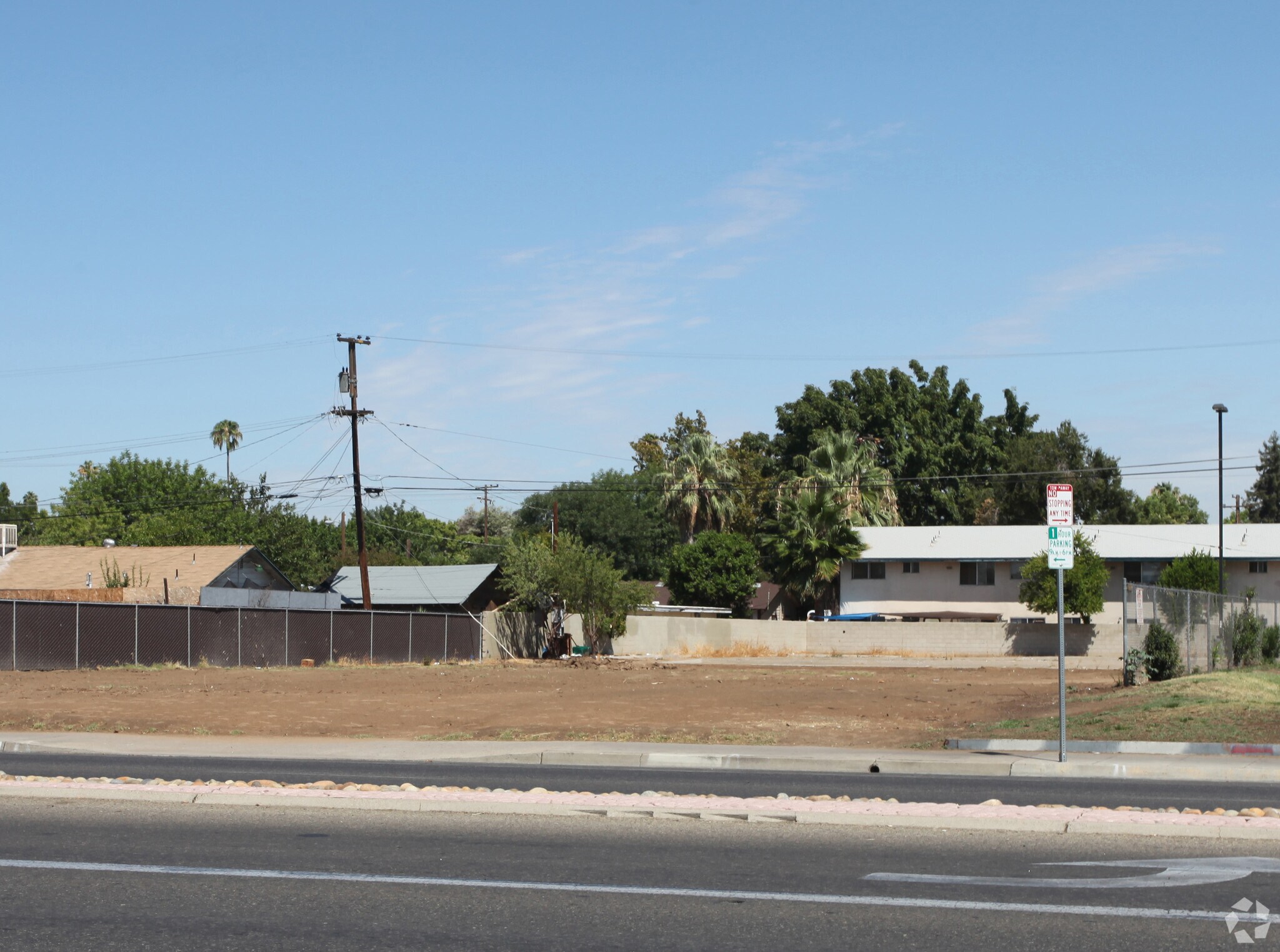 4125 E Ventura Ave, Fresno, CA à louer Photo de l’immeuble– Image 1 sur 4