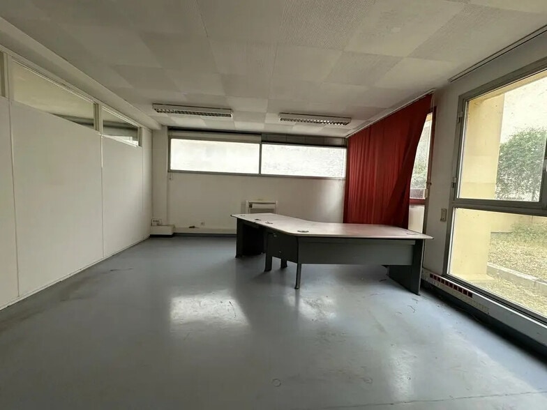 Bureau dans Montpellier à louer - Photo de l’immeuble – Image 2 sur 9