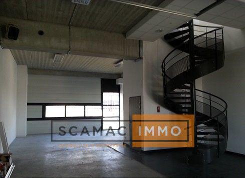 Industriel/Logistique dans Saint-Denis à louer - Photo de l’immeuble – Image 2 sur 3