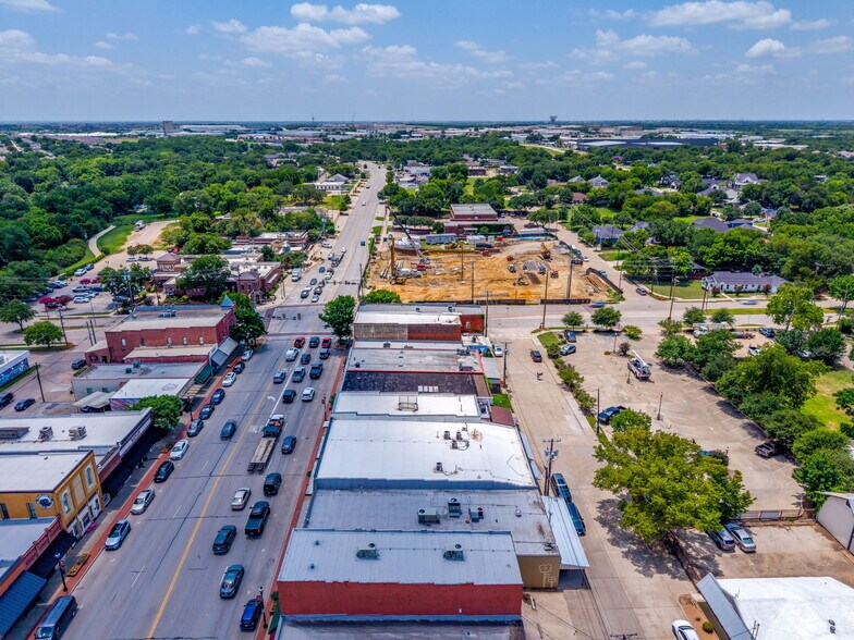115 N Main St, Mansfield, TX à louer - Photo de l’immeuble – Image 2 sur 6