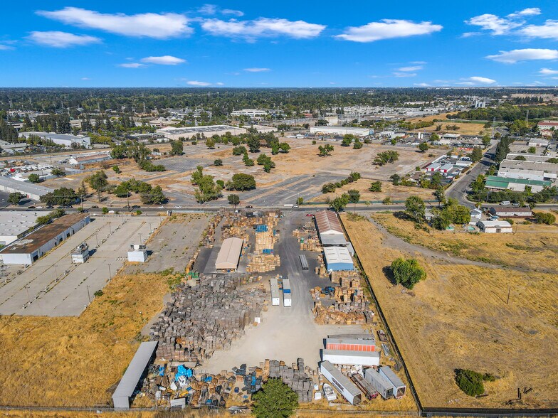 3264 Ramona Ave, Sacramento, CA à louer - Photo de l’immeuble – Image 2 sur 9