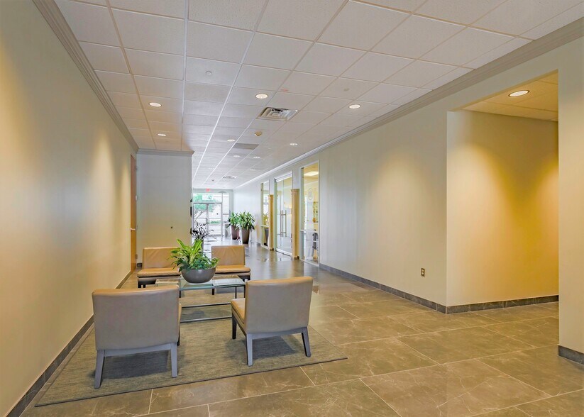 270 N Loop 1604 E, San Antonio, TX à louer - Photo de l’immeuble – Image 2 sur 10