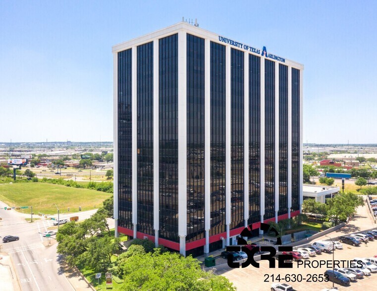 1111 W Mockingbird Ln, Dallas, TX à louer - Photo de l’immeuble – Image 2 sur 6