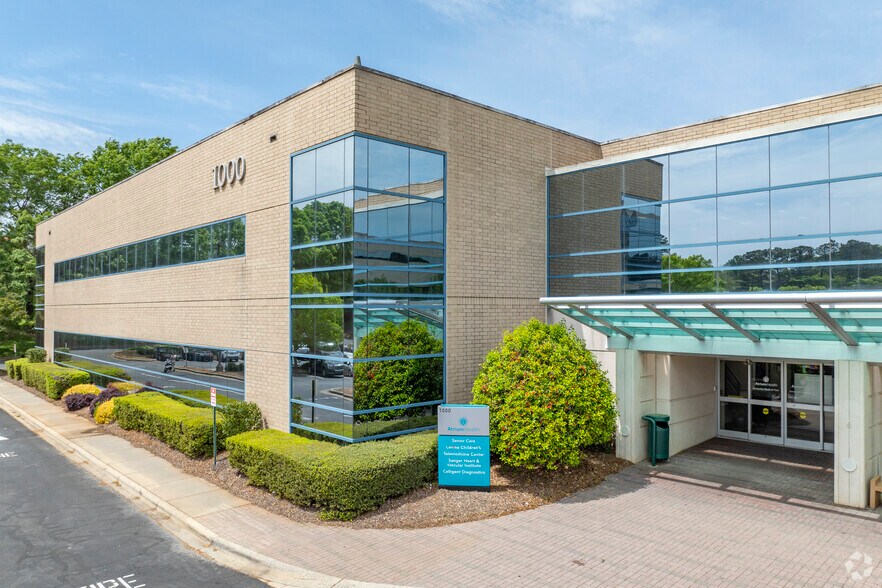 101 E WT Harris Blvd, Charlotte, NC à louer - Photo principale – Image 2 sur 11