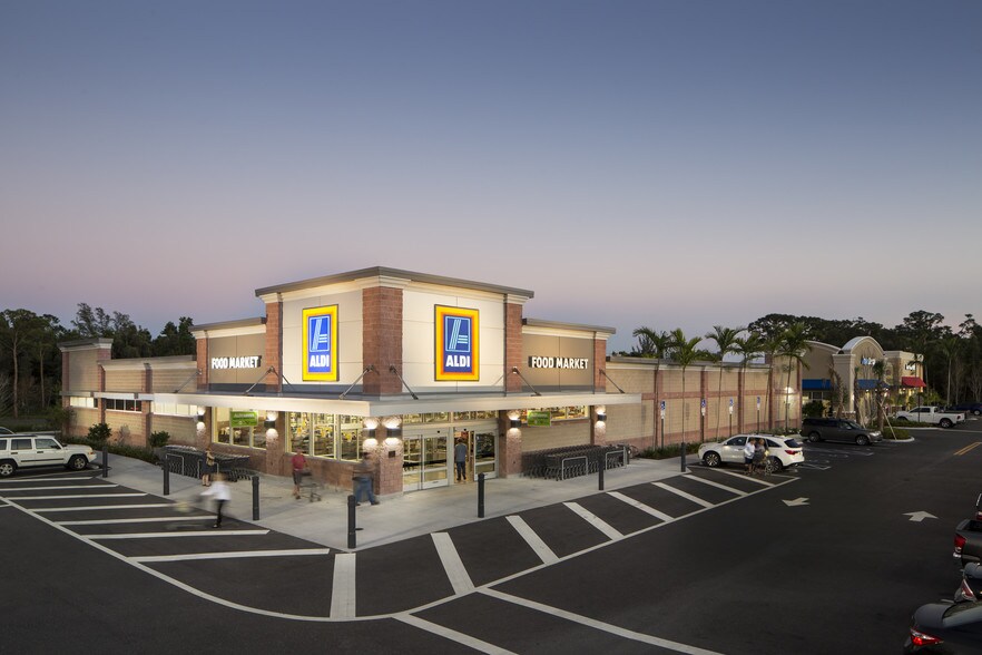 3801 SE Federal Hwy, Stuart, FL à louer - Photo de l’immeuble – Image 1 sur 3