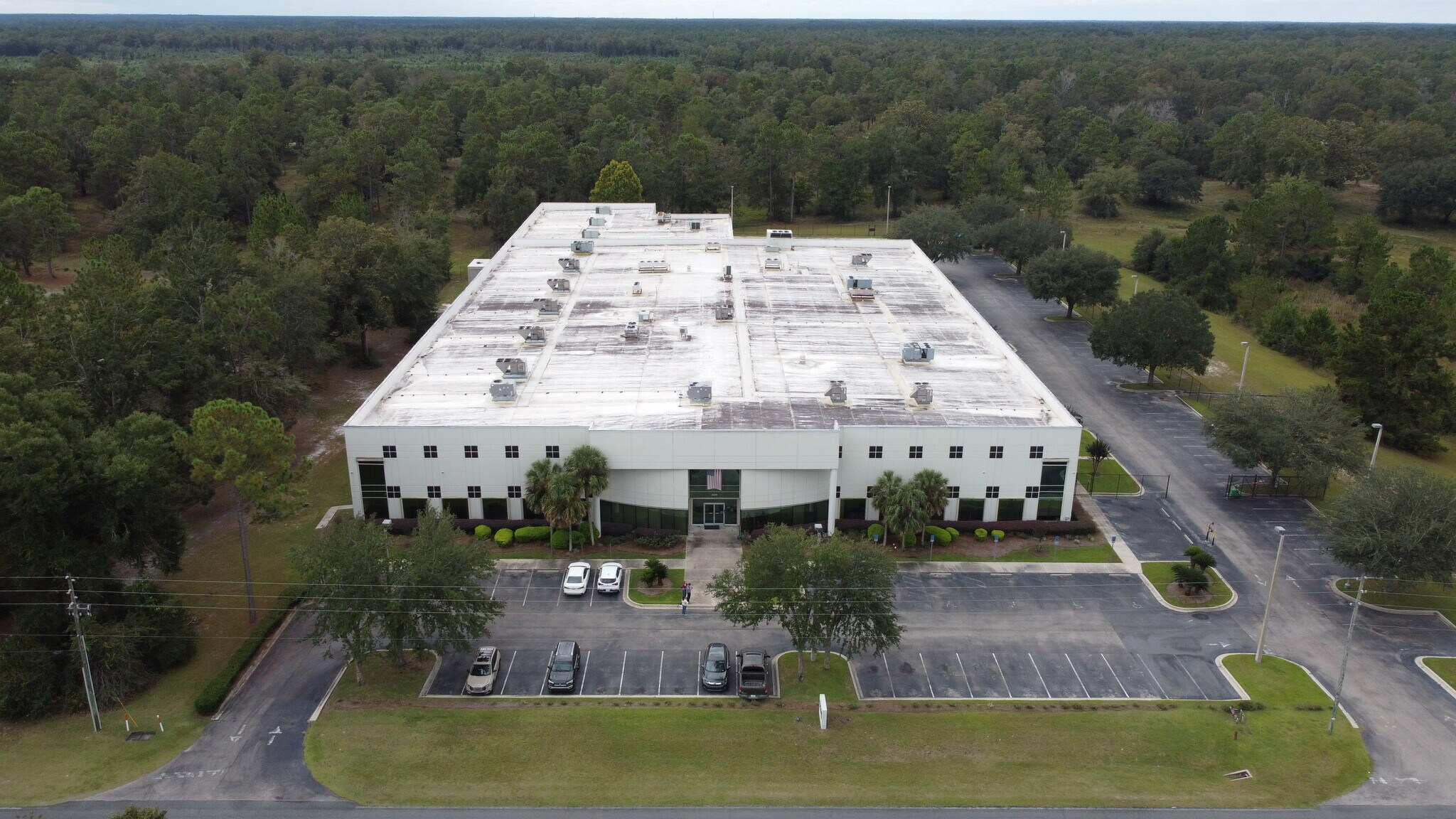 509 Commerce Blvd, Crawfordville, FL à louer Photo principale– Image 1 sur 23