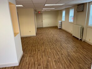 303 Pine St, Manchester, NH à louer Photo intérieure– Image 1 sur 4