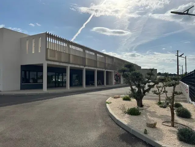 Plus de détails pour 841 Route De Saint-Chamas, Lançon-Provence - Bureau à louer