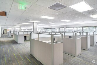 5130 Eisenhower Blvd, Tampa, FL à louer Photo intérieure– Image 2 sur 16