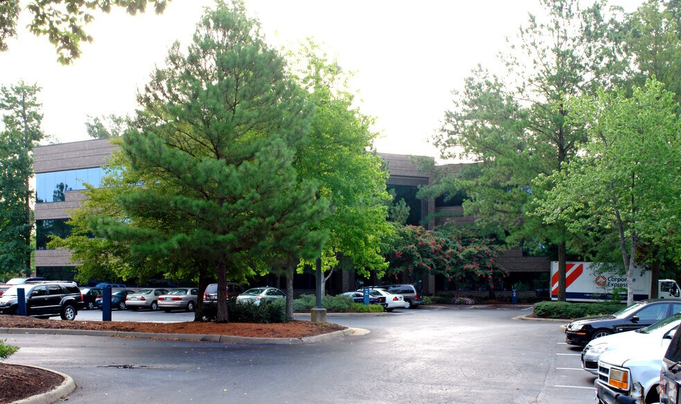 5544 Greenwich Rd, Virginia Beach, VA à louer - Photo de l’immeuble – Image 2 sur 4