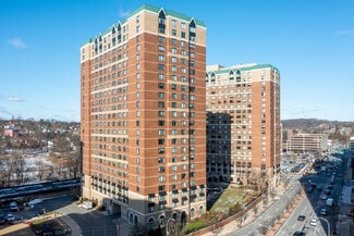 Plus de détails pour 15-27 Bank St, White Plains, NY - Bureau/Local commercial à louer