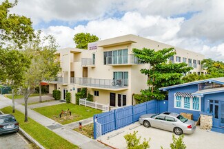 Plus de détails pour 1553 SW 2nd St, Miami, FL - Logement à vendre
