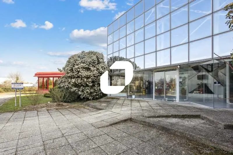 Bureau dans Dourdan à louer - Photo de l’immeuble – Image 3 sur 9