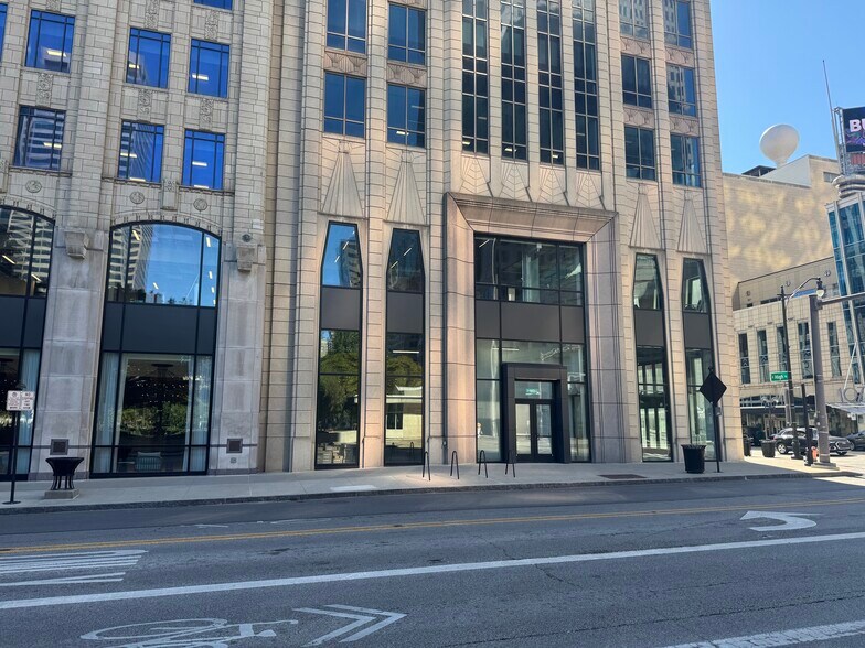 21 E State St, Columbus, OH à louer - Photo de l’immeuble – Image 3 sur 6
