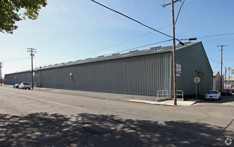 500 S Center St, Turlock, CA à vendre - Photo de l’immeuble – Image 2 sur 21