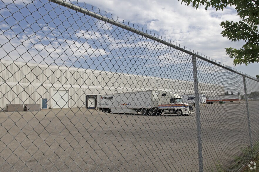 2905 Bristol Cir, Oakville, ON à louer - Photo de l’immeuble – Image 3 sur 3