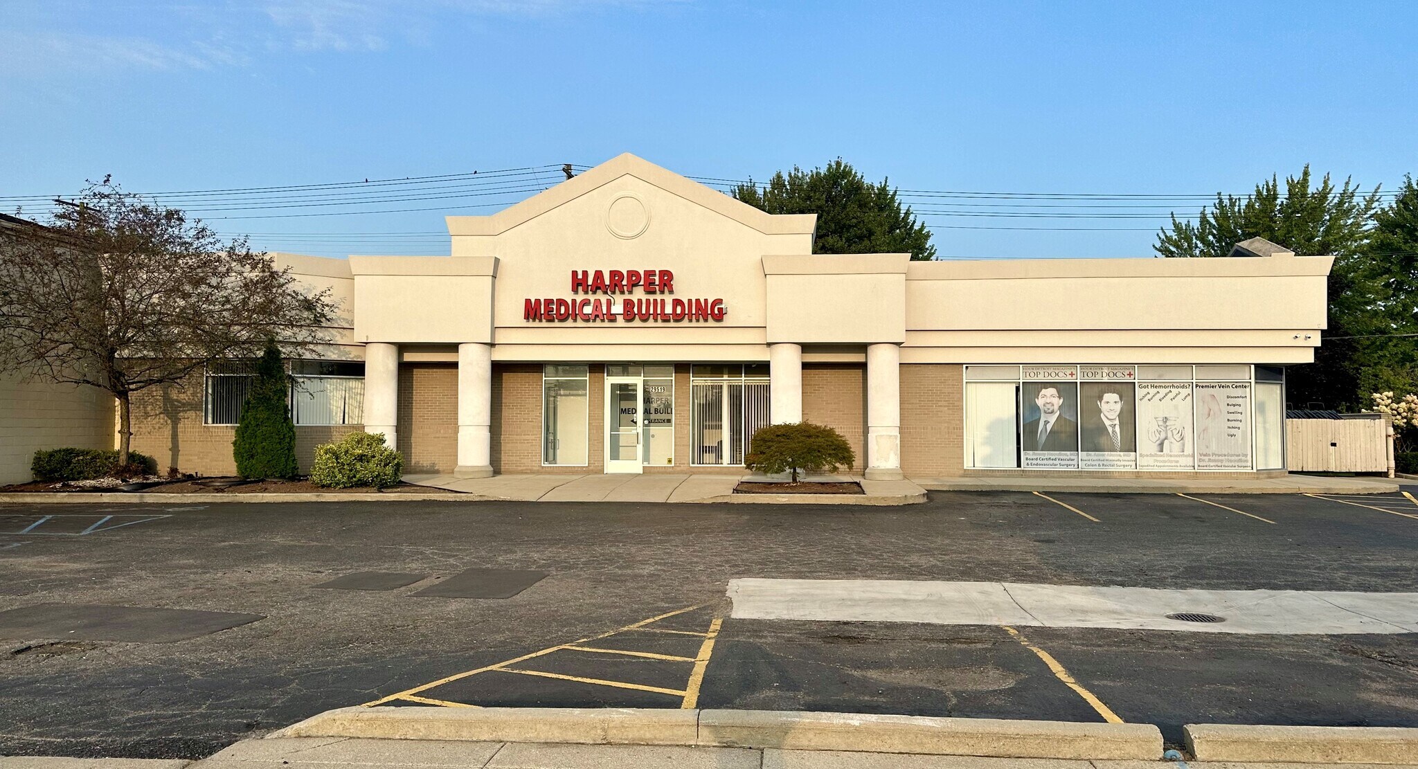 29519 Harper Ave, Saint Clair Shores, MI à vendre Photo principale– Image 1 sur 8
