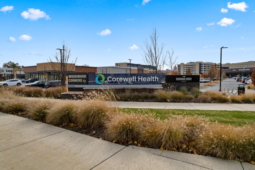 Woodward Ave, Royal Oak, MI à louer - Photo principale – Image 1 sur 38