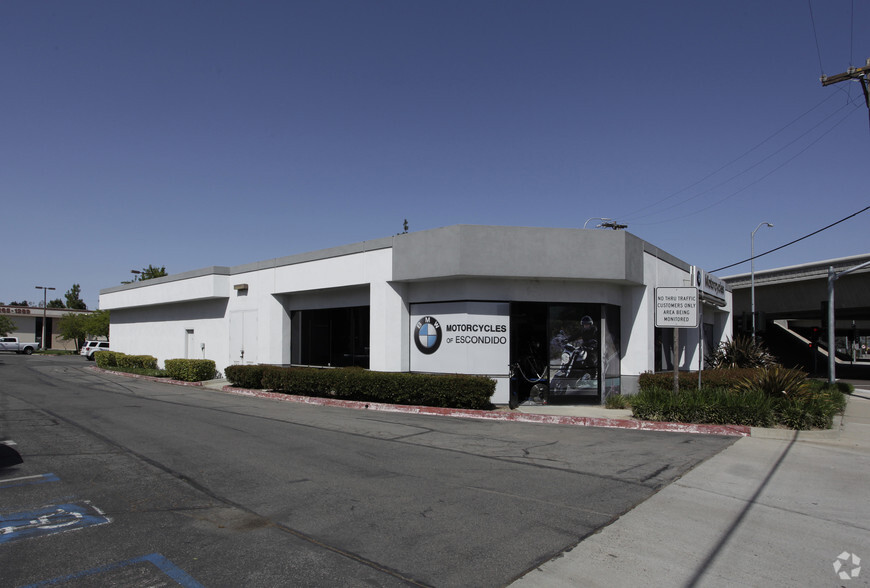 499 N Hale Ave, Escondido, CA à louer - Photo principale – Image 1 sur 3