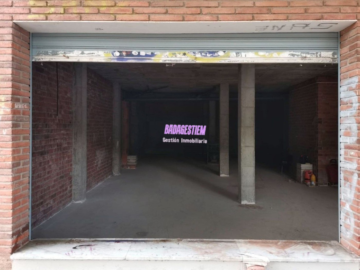 Local commercial dans Badalona, Barcelona à louer Photo intérieure– Image 1 sur 11