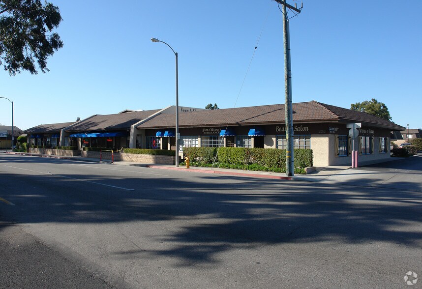 257-279 E Channel Islands Blvd, Port Hueneme, CA à louer - Photo de l’immeuble – Image 3 sur 3