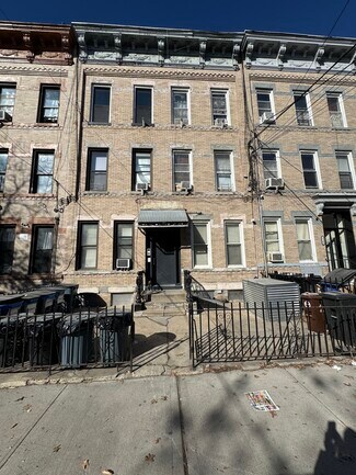 Plus de détails pour 1707 Stanhope St, Ridgewood, NY - Logement à vendre