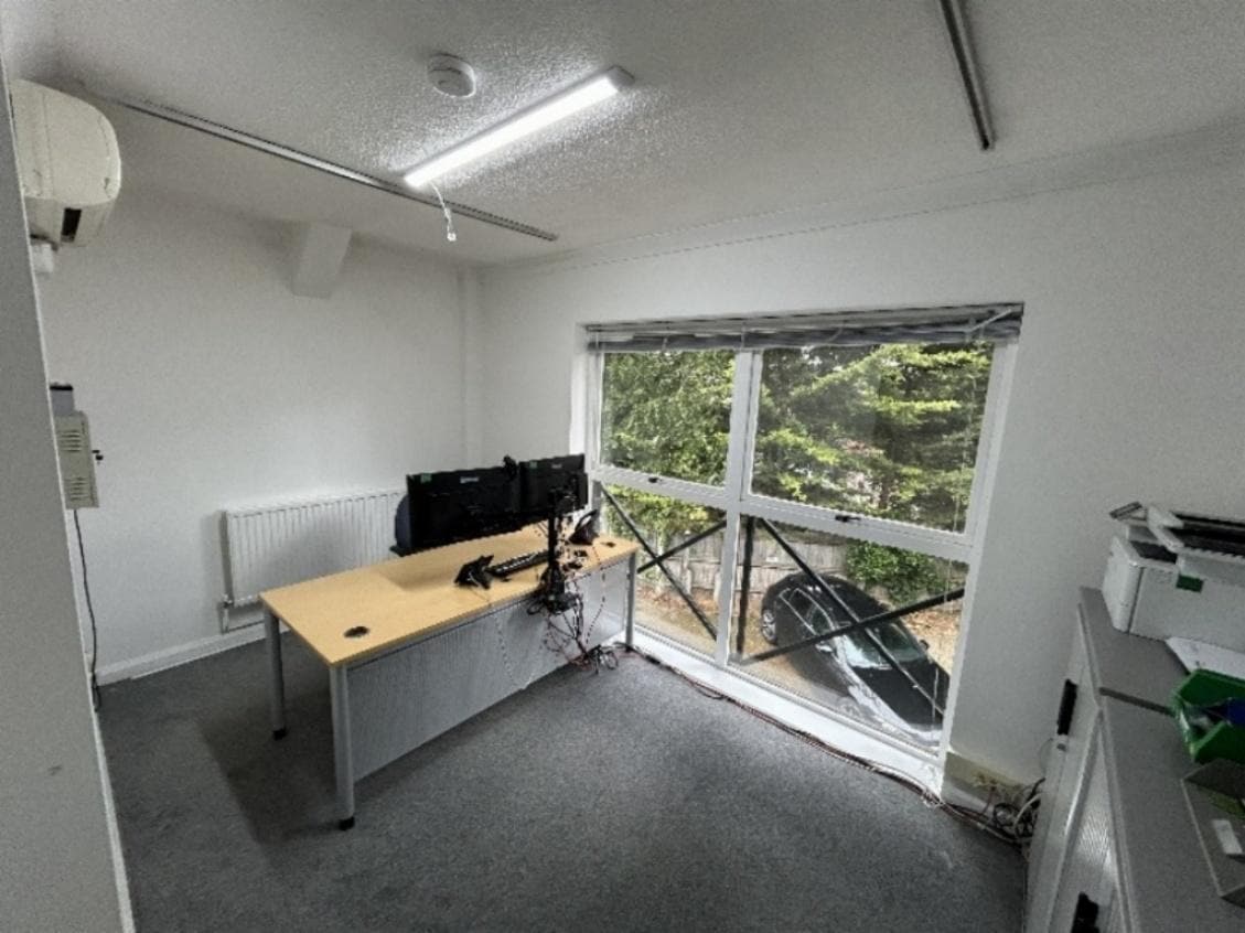 Station Rd, Great Shelford, CAM CB22 5NE - Lot 4 - - Photo intérieure - Image 1 of 5