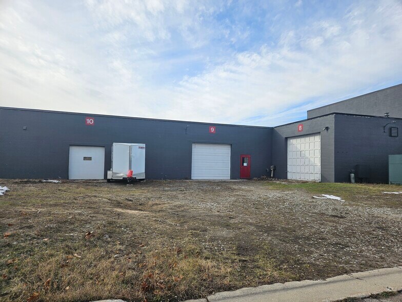 1406-1414 E Pine St, Midland, MI à louer - Photo de l’immeuble – Image 3 sur 24