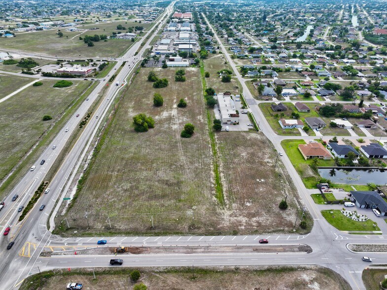 800 NE Pine Island Rd, Cape, Cape Coral, FL à vendre - Photo de l’immeuble – Image 2 sur 7