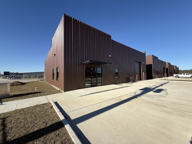 4711 E Richey Rd, Humble, TX à louer - Photo de l’immeuble – Image 3 sur 6
