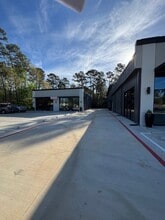 1002 Honea Egypt Rd, Magnolia, TX à louer Photo de l’immeuble– Image 2 sur 2