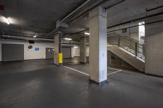 923-977 Hastings St E, Vancouver, BC à louer Autre– Image 2 sur 3