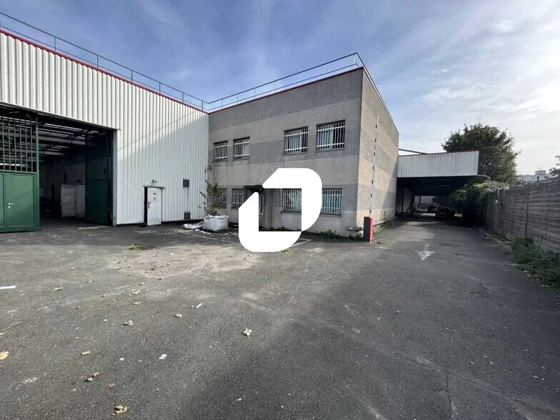 Local d’activités dans Aubervilliers à louer - Photo de l’immeuble – Image 1 sur 8