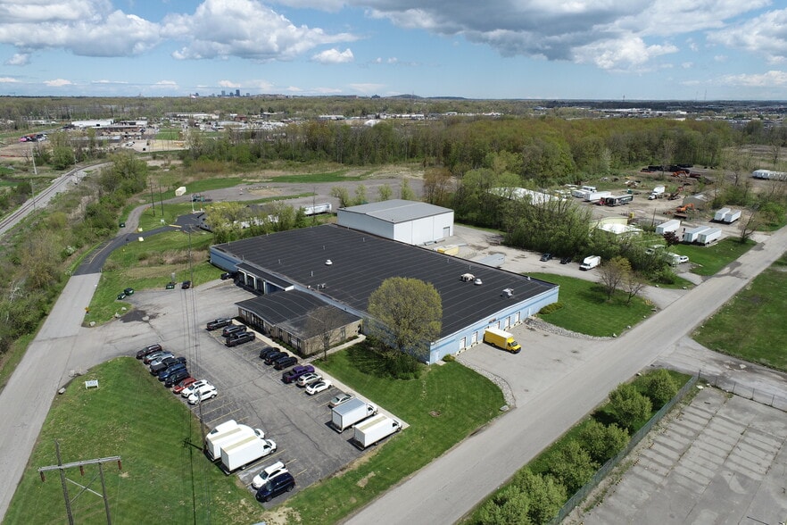 350 Commerce Dr, Rochester, NY à louer - Aérien – Image 1 sur 9