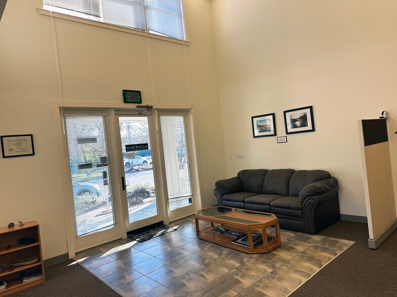 2827 Spafford St, Davis, CA à louer - Photo de l’immeuble – Image 2 sur 7
