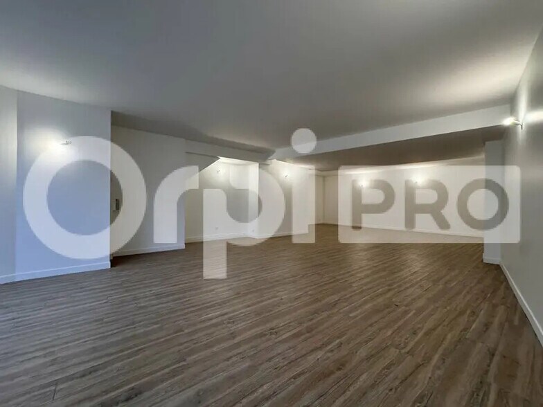 Local commercial dans La Couarde-sur-Mer à louer - Photo intérieure – Image 3 sur 7