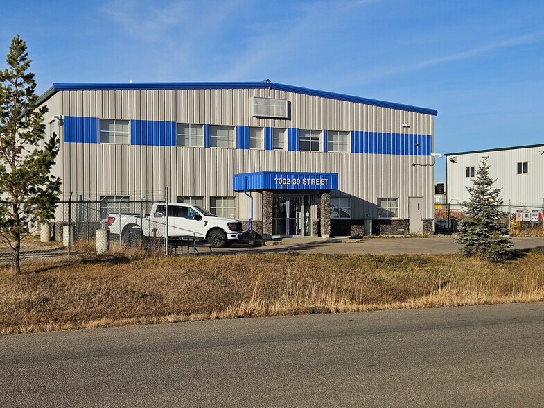 7002 39th St, Leduc, AB à louer - Photo de l’immeuble – Image 1 sur 6