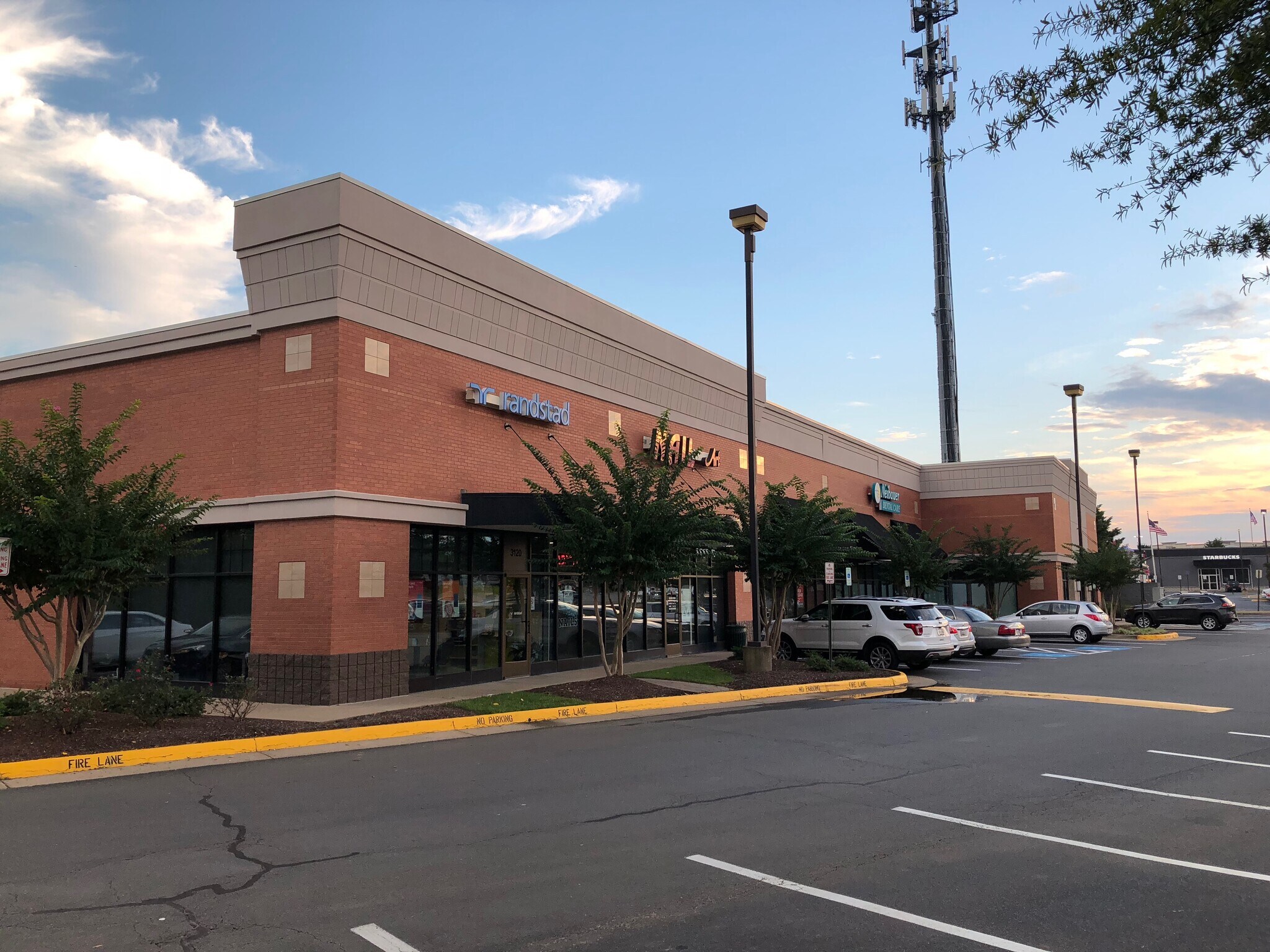 3120-3140 Cowan Blvd, Fredericksburg, VA à louer Photo principale– Image 1 sur 4