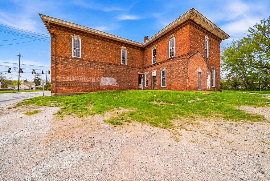 2699 E Center St, North Kingsville, OH à vendre - Photo de l’immeuble – Image 3 sur 54