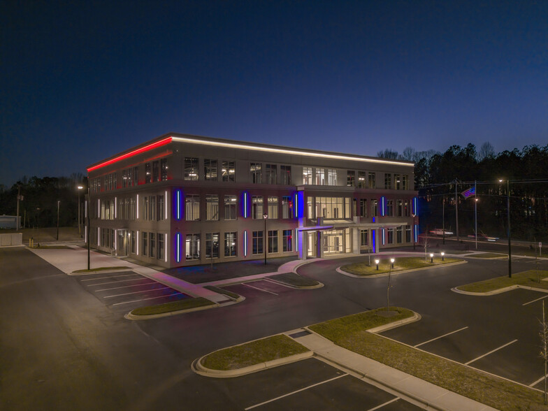 210 Beatty Dr, Belmont, NC à louer - Photo de l’immeuble – Image 3 sur 13