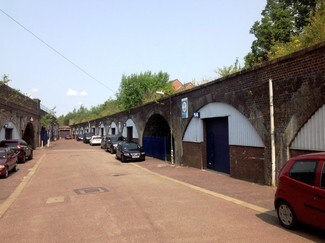 Plus de détails pour Neilston St, Leamington Spa - Industriel/Logistique à louer
