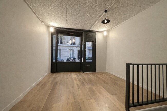 Plus de détails pour 9 Rue Ernest Cresson, Paris - Bureau à louer