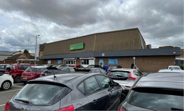 27-31 The Square, Hessle à louer Photo de l’immeuble– Image 1 sur 1