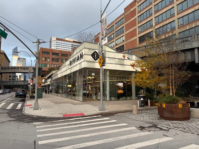 60 Tenth Ave, New York, NY à vendre - Photo de l’immeuble – Image 2 sur 9